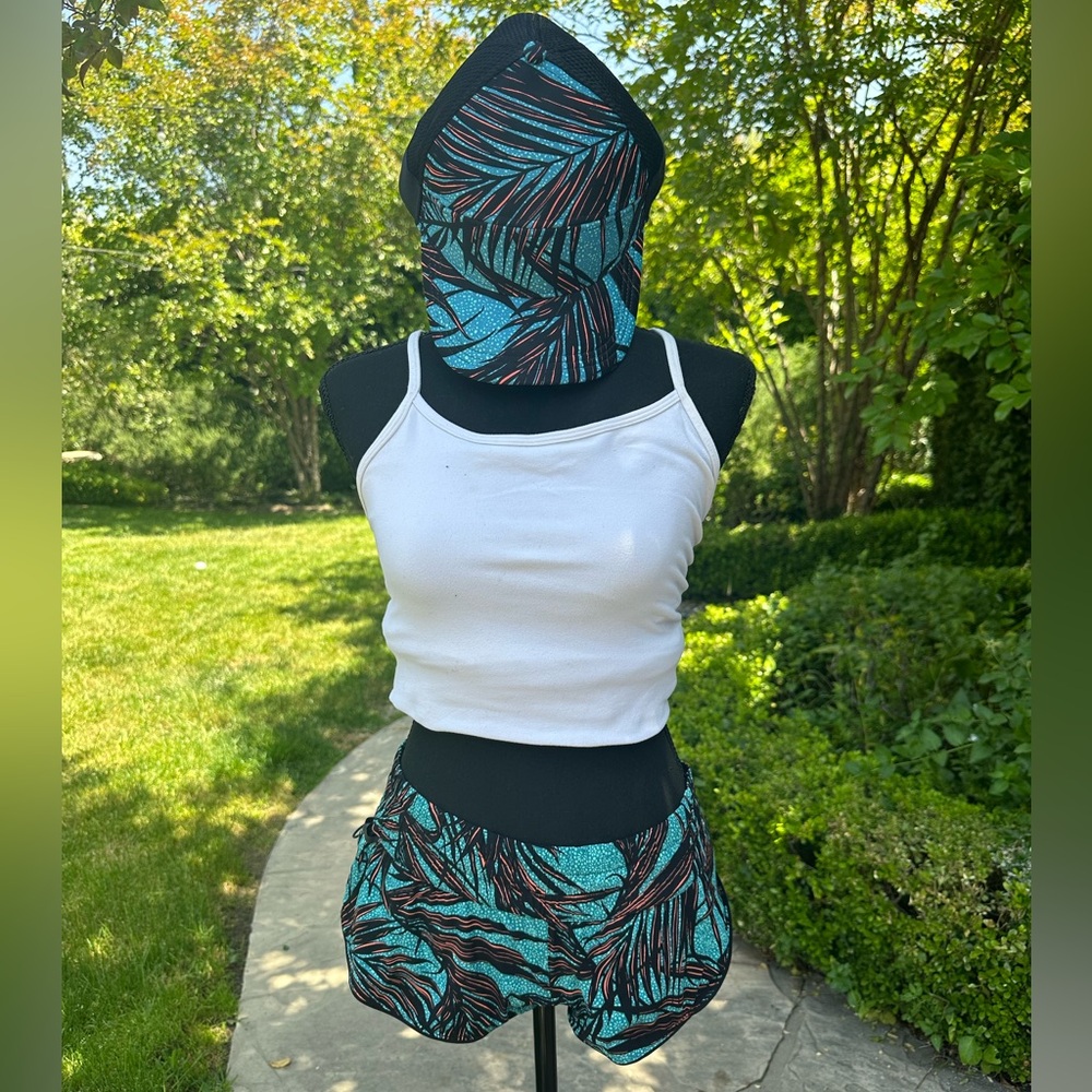 lululemon Athletica running short sz 4 with matching running cap